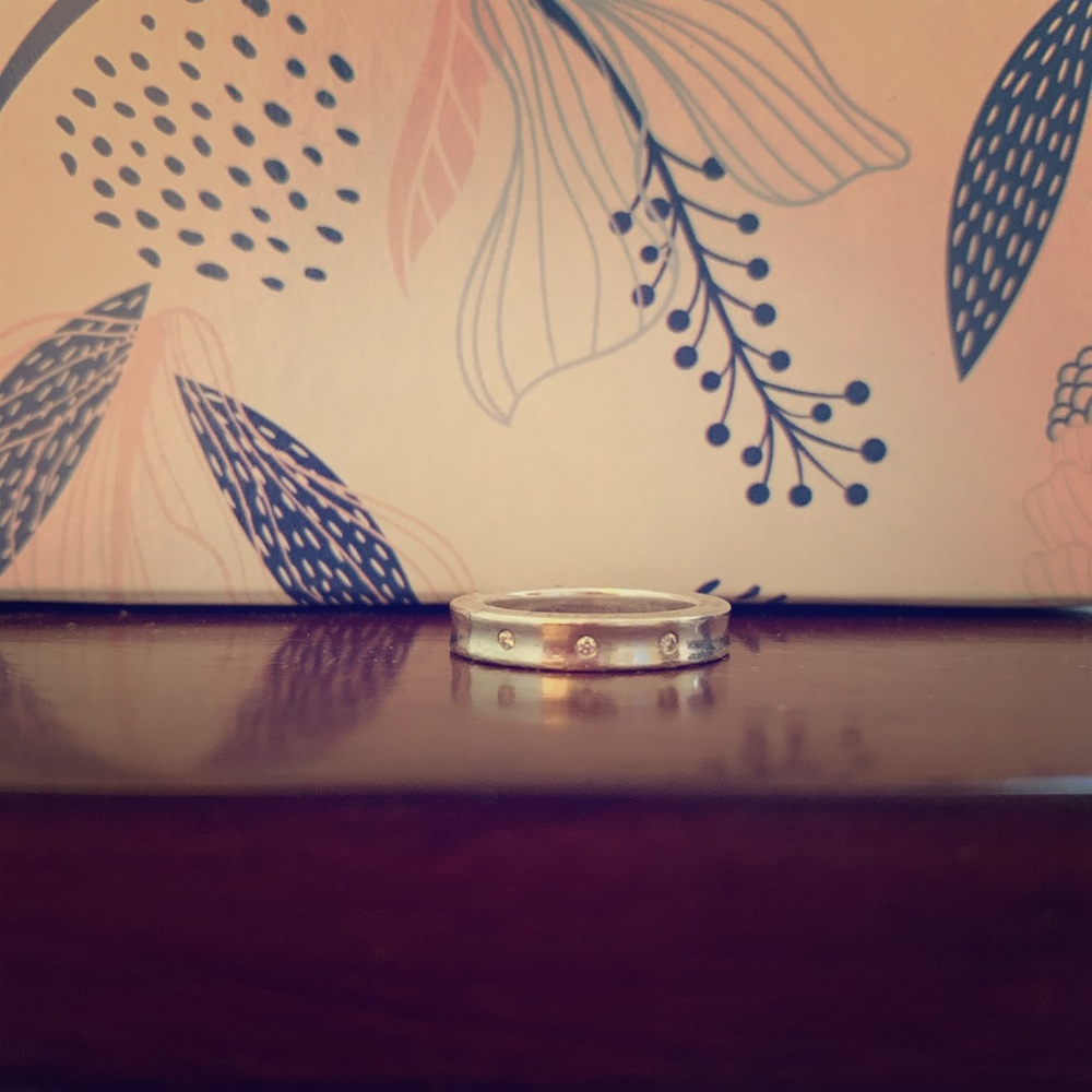 Authentic Tiffany & Co. with 3 round diamonds